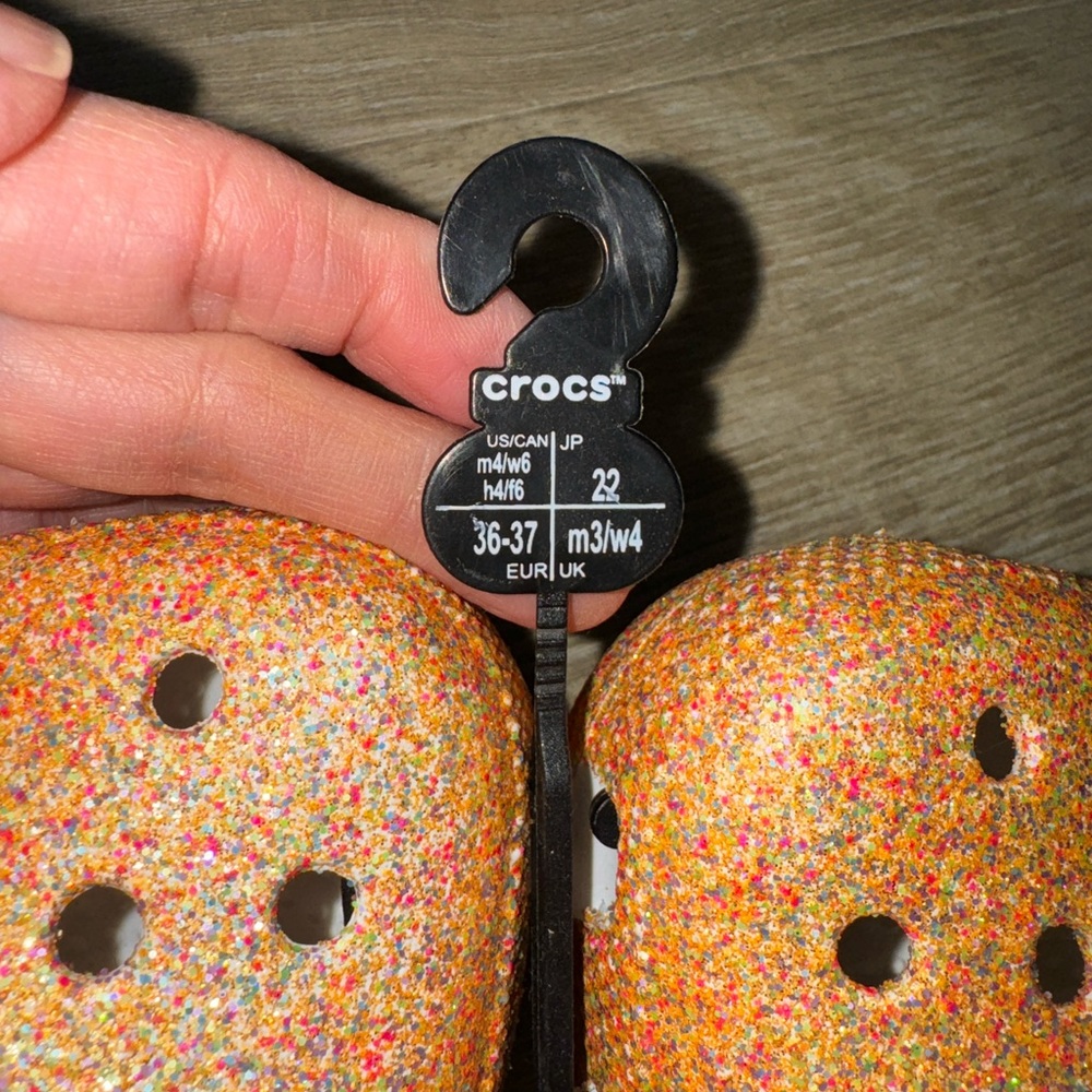Crocs 🧡 - Picture 4 of 5